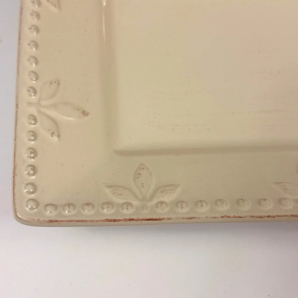 Sorrento Signature Embossed Cream Serving Platters Set 2 11.75" & 8.5" - Picture 3 of 11